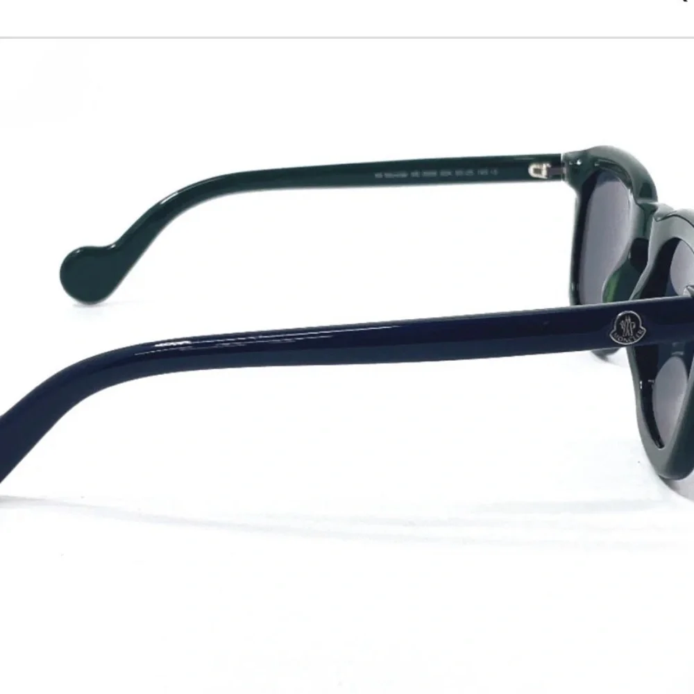 Moncler Dark blue Sunglasses